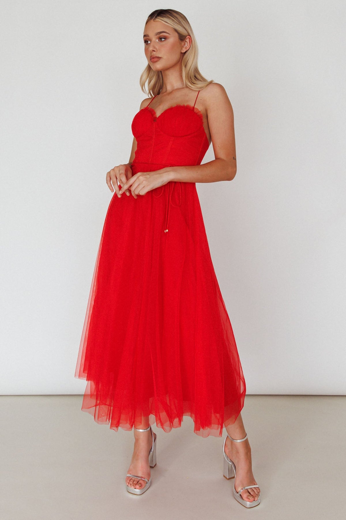 Smitten Sweetheart Neckline Chiffon Midi Dress Red