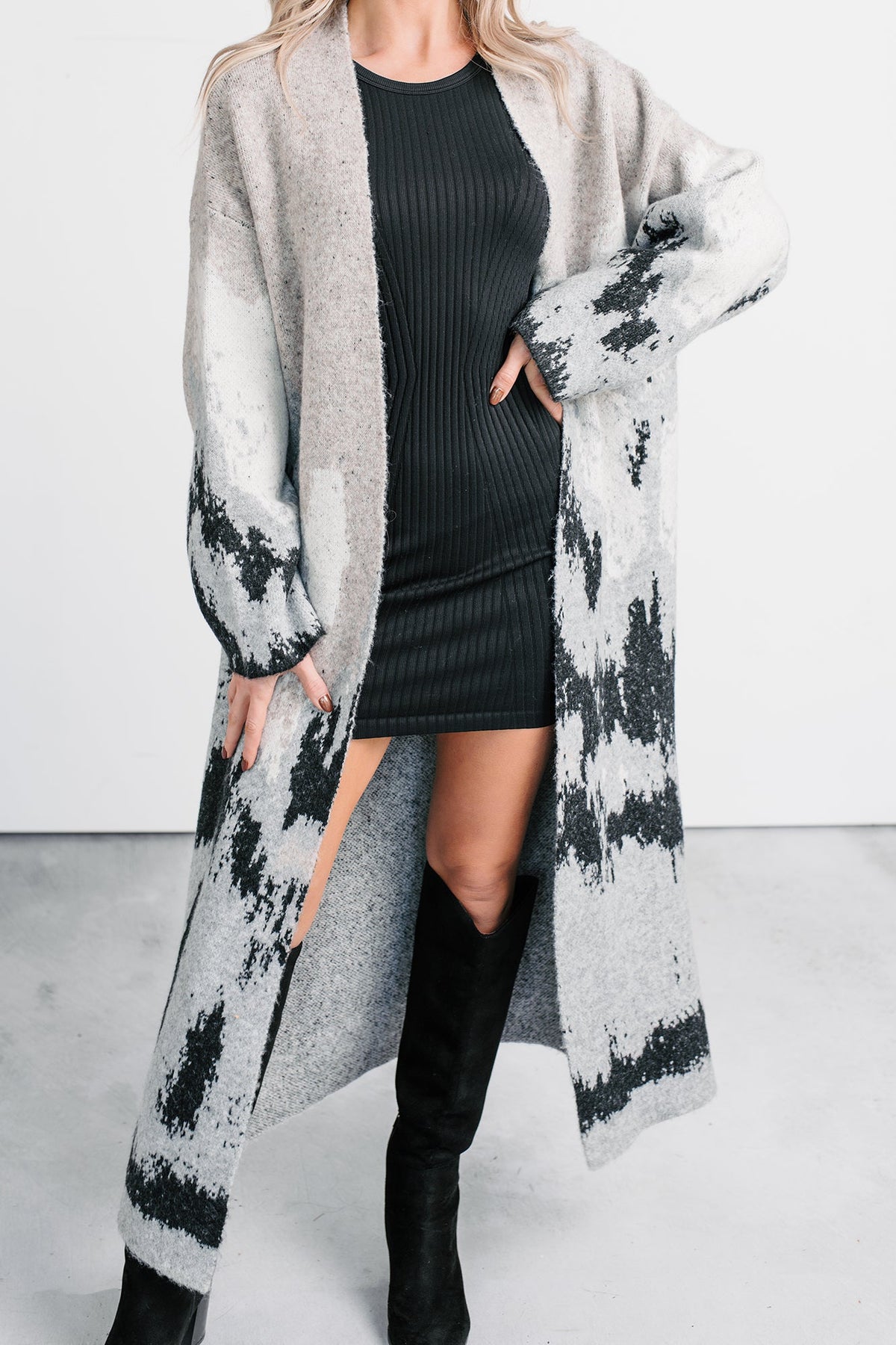 Alpine Trail Abstract Mountain Duster Cardigan (Oatmeal)