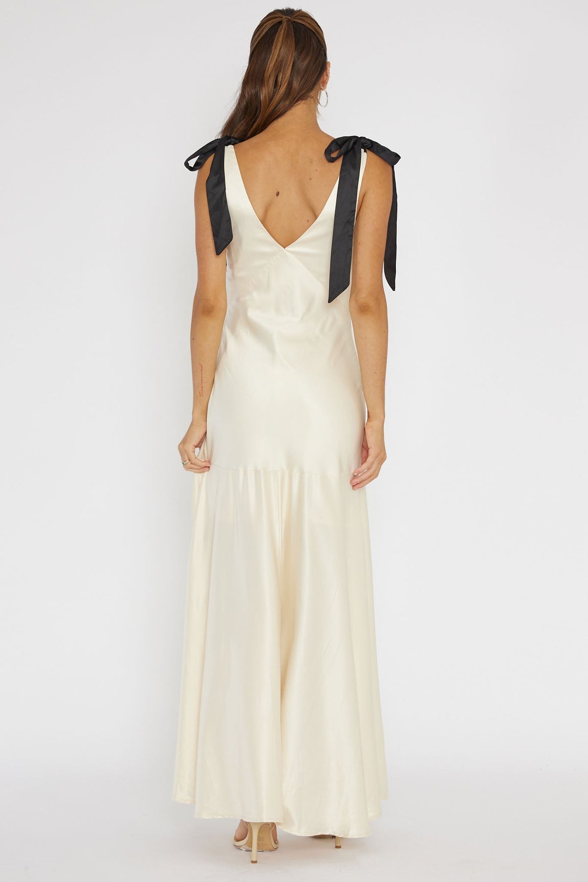 New York Minute Bow Shoulder Dress Oyster
