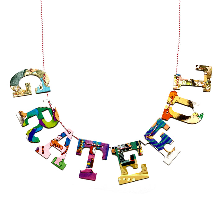 Board Book Phrase Garland Kit GRATEFUL