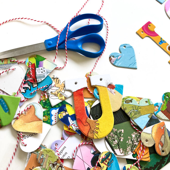 Board Book Phrase Garland Kit GRATEFUL