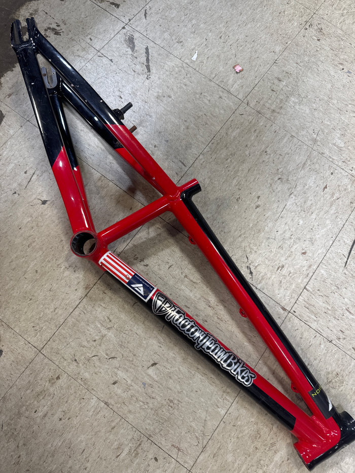Factory team bikes junior 20”