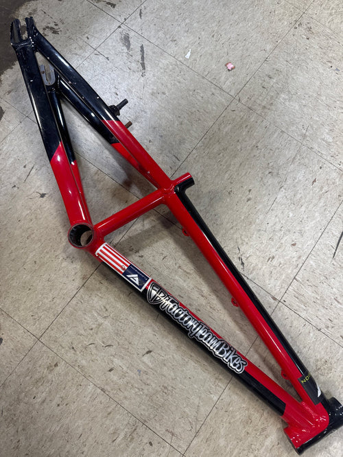 Factory team bikes junior 20”