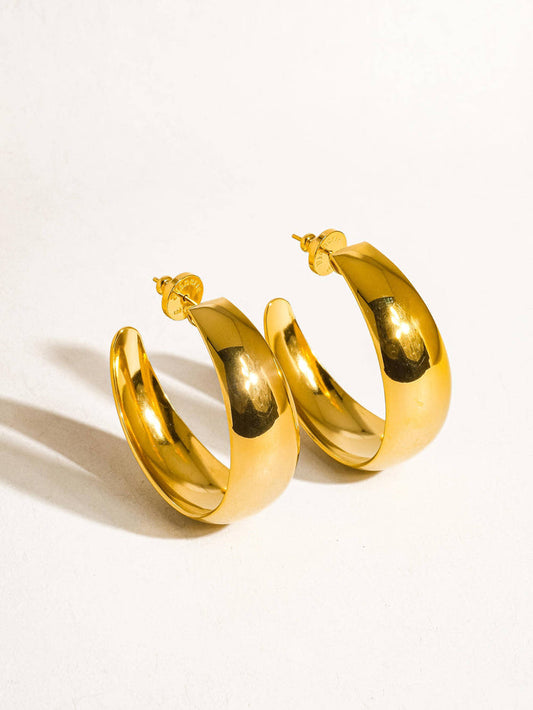 ROMÉE CLASSIC C HOOP EARRING