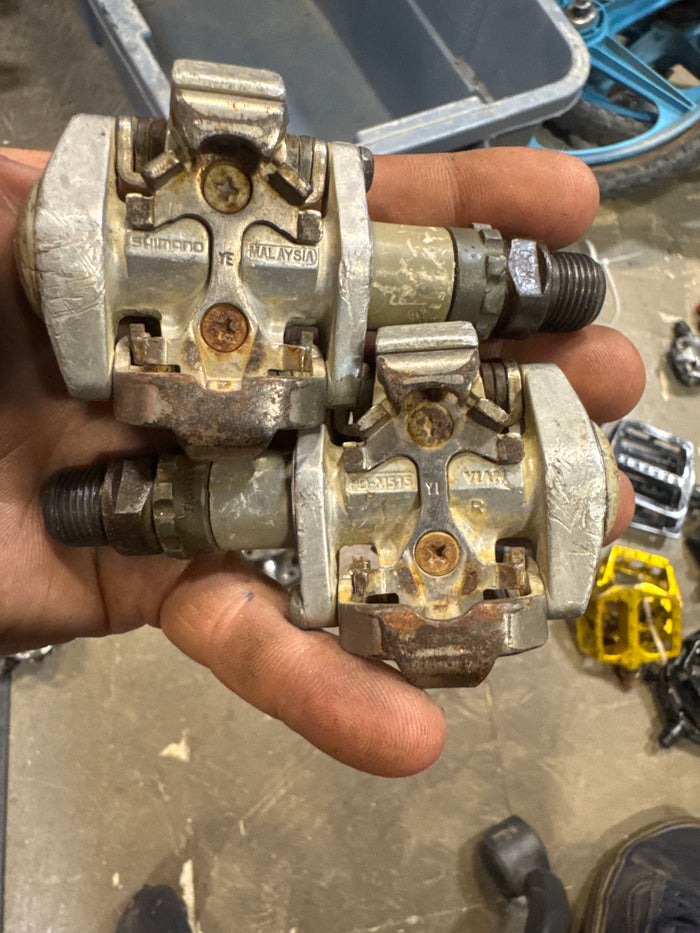 Shimano m515 clipless pedals